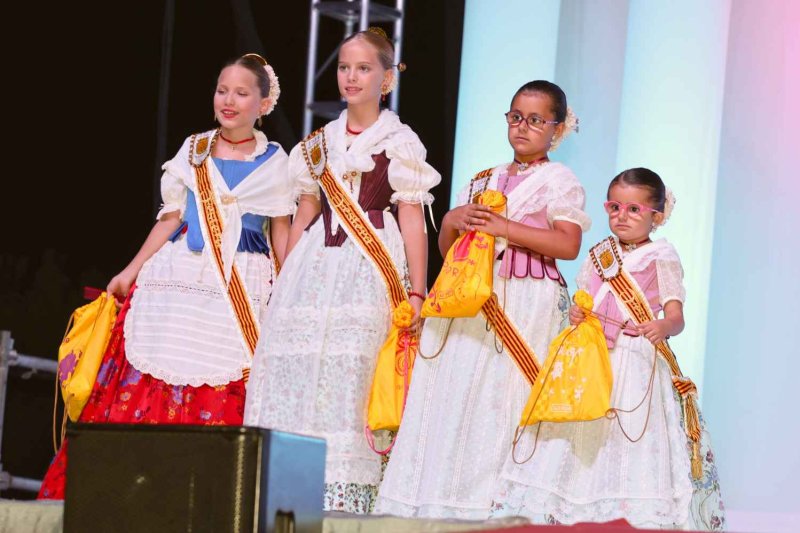 GALERIA de FOTOS d’una PRESENTACIÓ de les FESTES de JULIOL de PEDREGUER molt MUSICAL GALERIA de FOTOS d’una PRESENTACIÓ de les FESTES de JULIOL de PEDREGUER molt MUSICAL